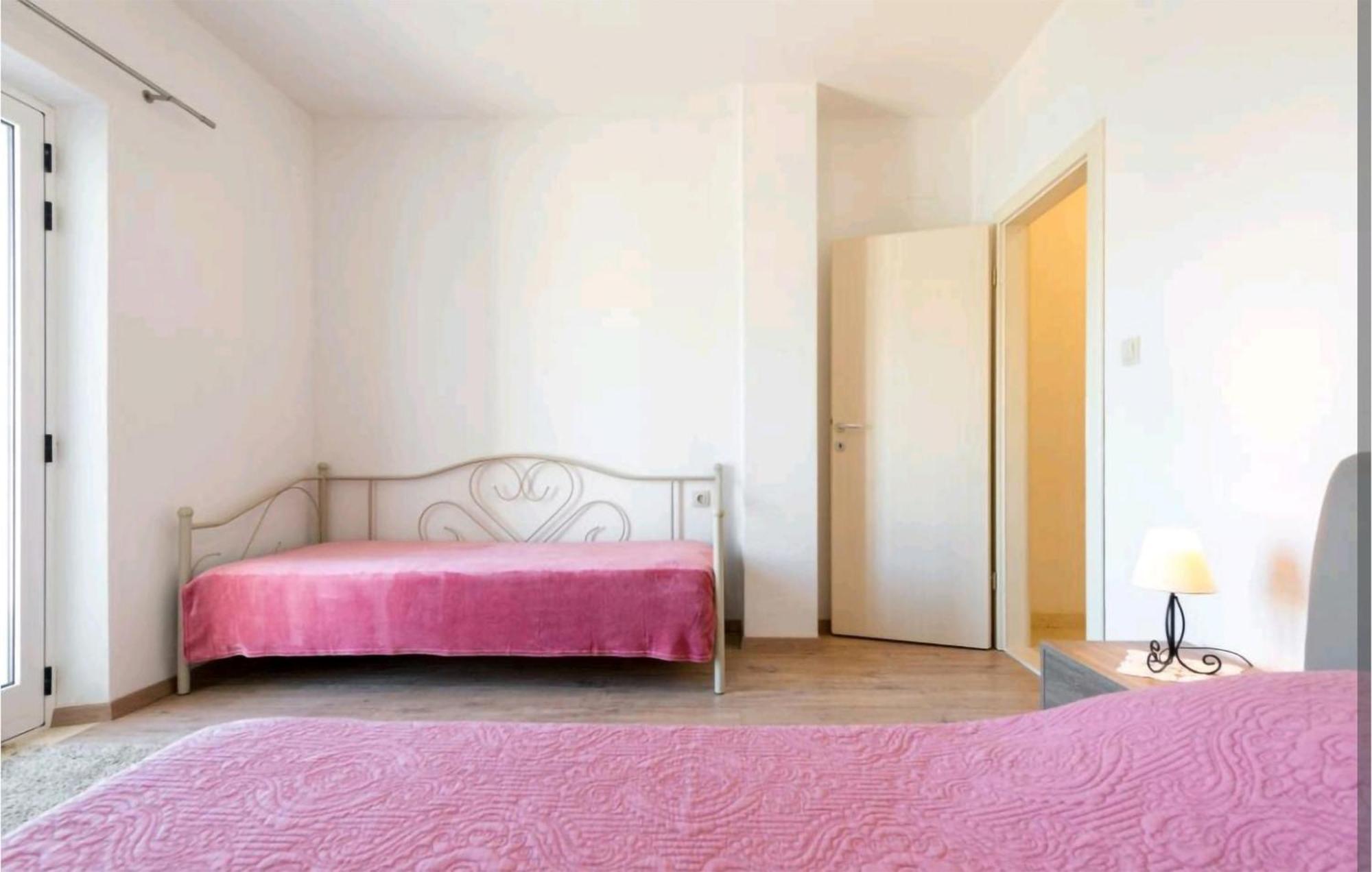 Amazing Apartment In Selca With Wifi Eksteriør bilde